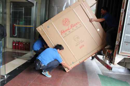 共和钢琴贵重工艺品无忧运